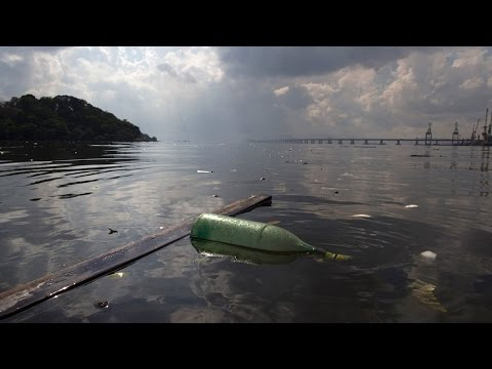No cede la contaminación en la Bahía Guanabara de Río de Janeiro