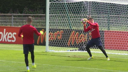 Tough for English keepers to get a Premier League team - Hart