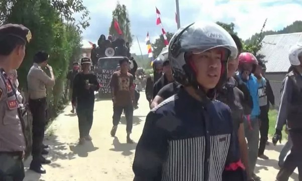 Dianggap Nodakan Adat, Penulis Buku Ini Didemo Warga