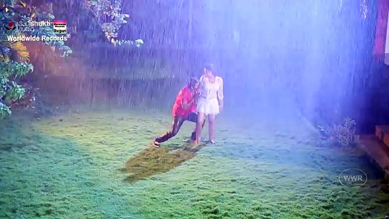 Bhigi Barsaat Me    FULL SONG   BHOJPURI HOT SONG   BARSAAT(360p)