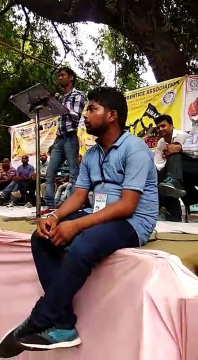 मोहम्मद खुसरो रेलवे अप्रेन्टिस के जोशिले भाषण को सुनते Airaa के सदृस्य भाग 2