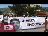 Marcha en Chilpancingo por desaparición de normalistas de Apotzinapa/ Titulares