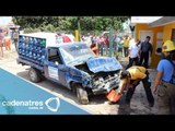 Camioneta impacta pared de jardín de niños en Culiacán