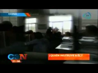 VIDEO: Profesor golpea a su alumna