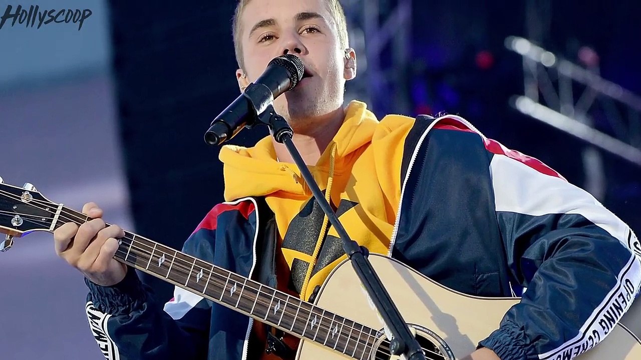 Selena Gomez DEFENDS Justins Biebers Tour Cancellation