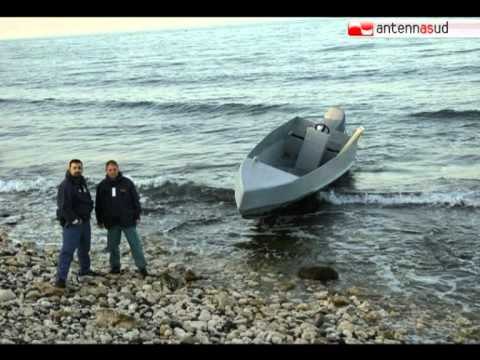 TG 14.01.11 Trovati 300 chili di marijuana al largo di Palese