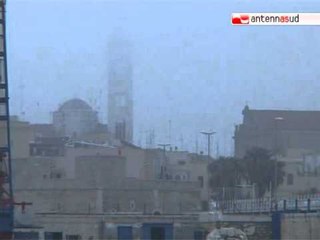TG 18.01.11 Bari avvolta dalla nebbia, bloccati voli al "Wojtyla"
