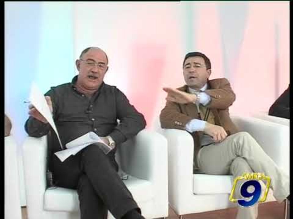 QUALCOSA IN COMUNE. In studio: Emanuele Sgarra,...