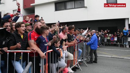 Saint-Brieuc. Un accueil triomphal pour Neymar