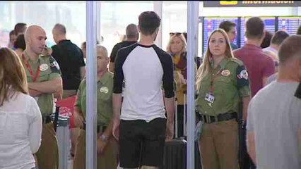 Los trabajadores del seguridad del Prat vuelven a votar en jornada de paros parciales