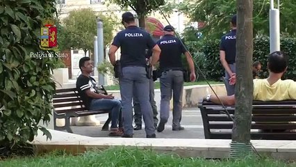 Controlli della Polizia di Stato a Bari