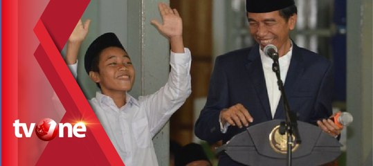 Kunjungi Pesantren, Jokowi Kembali Bagikan Sepeda kepada Santri