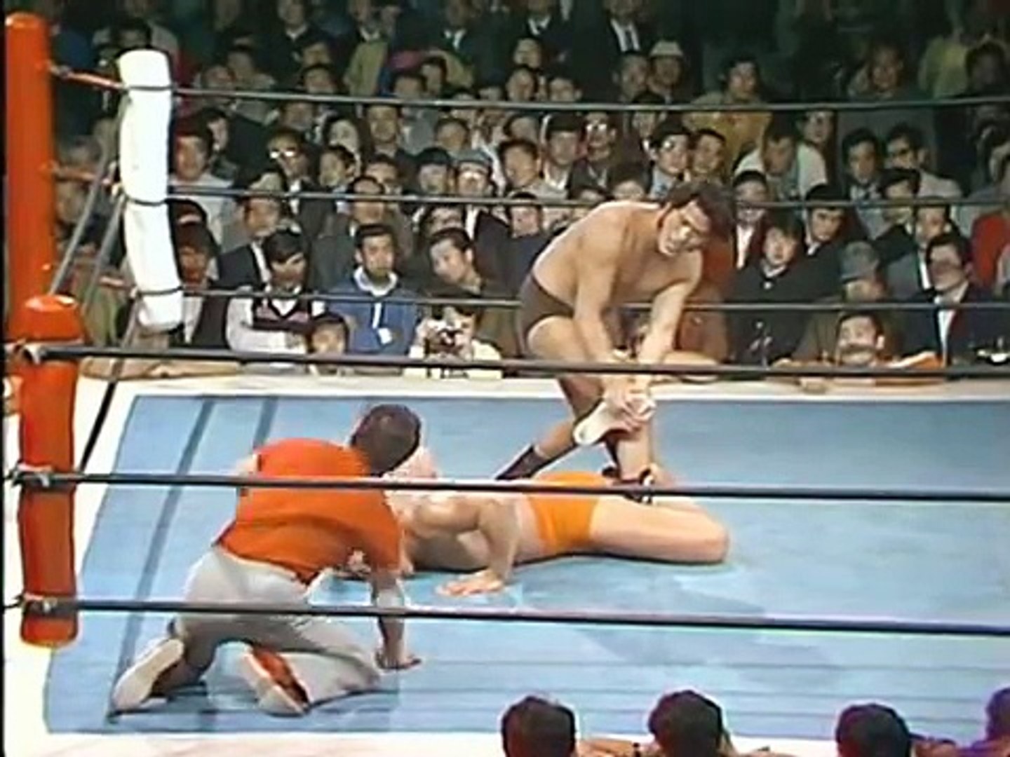 Antonio Inoki vs Seiji Sakaguchi 4/26/74 - video Dailymotion