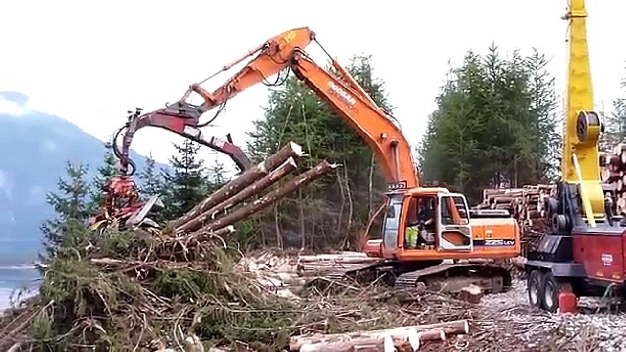 Amazing Modern Mega Machines Industrial Cableway Crane Woodwork Sawmill Wood Timber Tractor Saw (1)