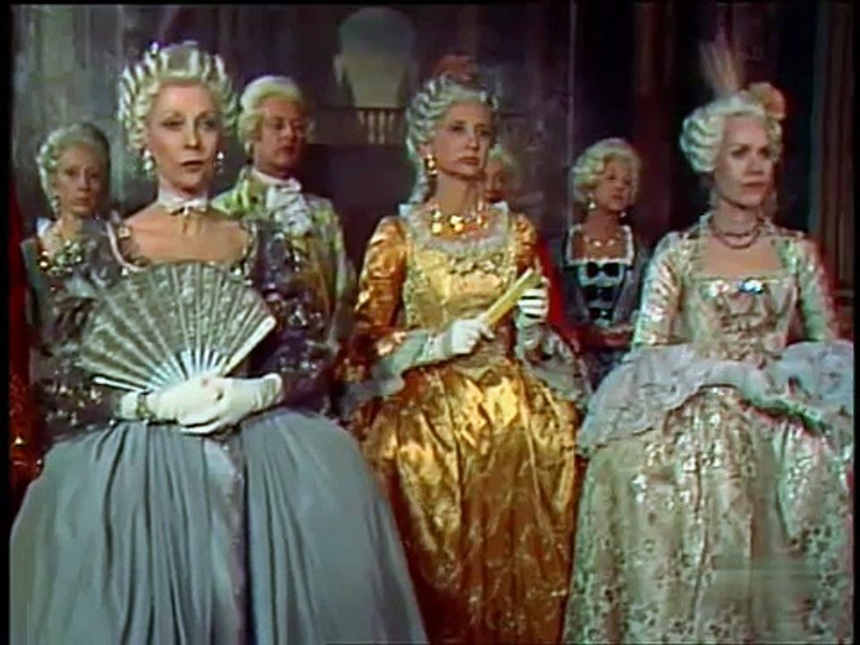 Il y a bien du monde aujourdhui à Versailles - video Dailymotion