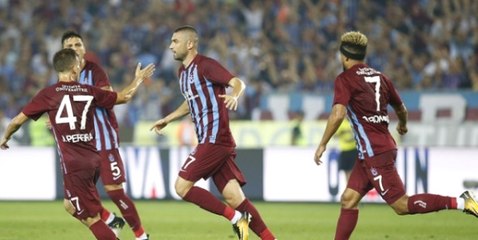 Süper Lig'de Trabzonspor, Konyaspor'u Burak'ın Golleriyle 2-1 Yendi