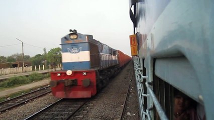 Gorakhpur   Lucknow Intercity waits for VTA WDM- 3D to blast past