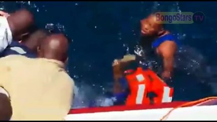 Mrembo aliyejirusha kwenye Maji kisa Mapenzi Huyu Hapa