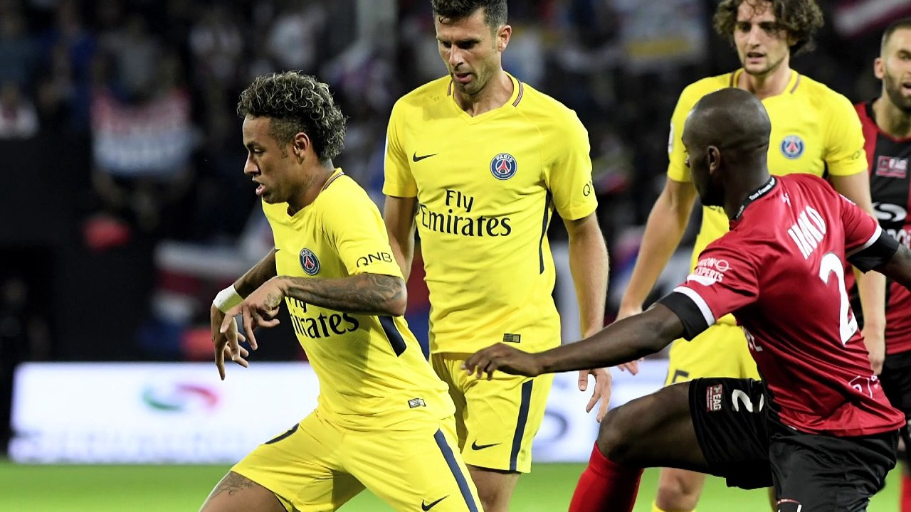 Neymar faz gol e brilha na estreia no PSG
