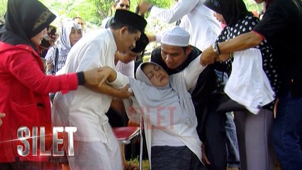 Tati Cuek Pingsan Saat Jenazah Anaknya Dimakamkan - Silet 14 Agustus 2017