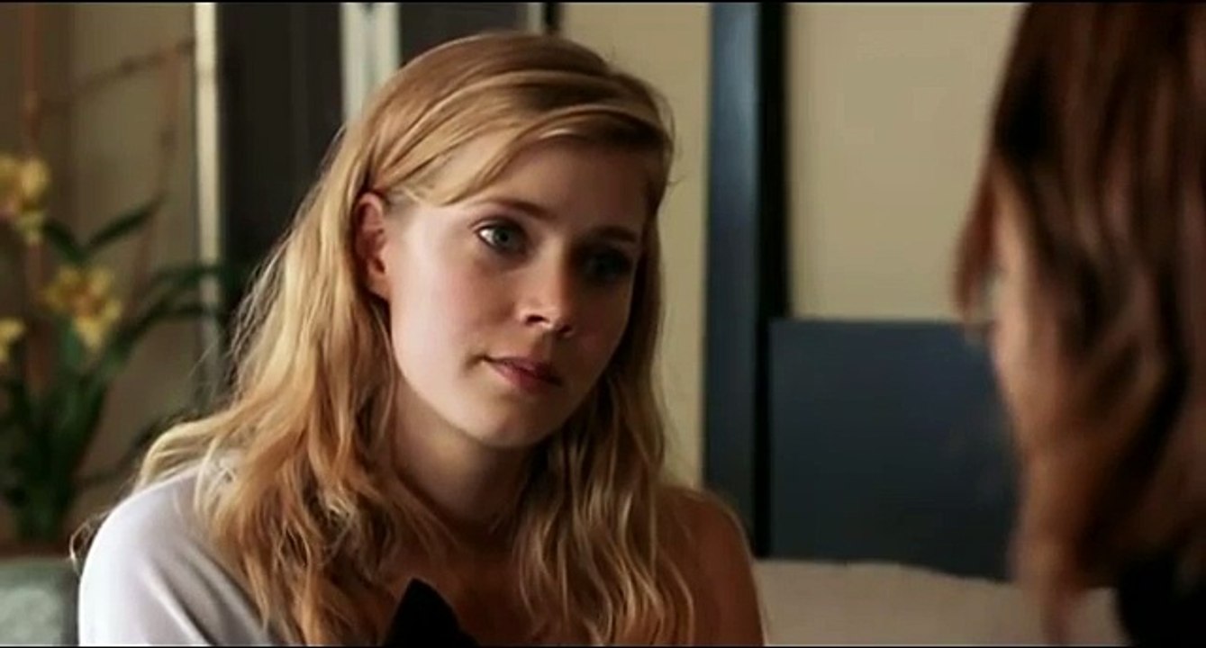 Amy Adams and Lauren German kiss - video Dailymotion