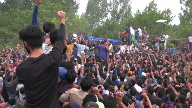 Indian soldiers and rebels killed in Kashmir clashes