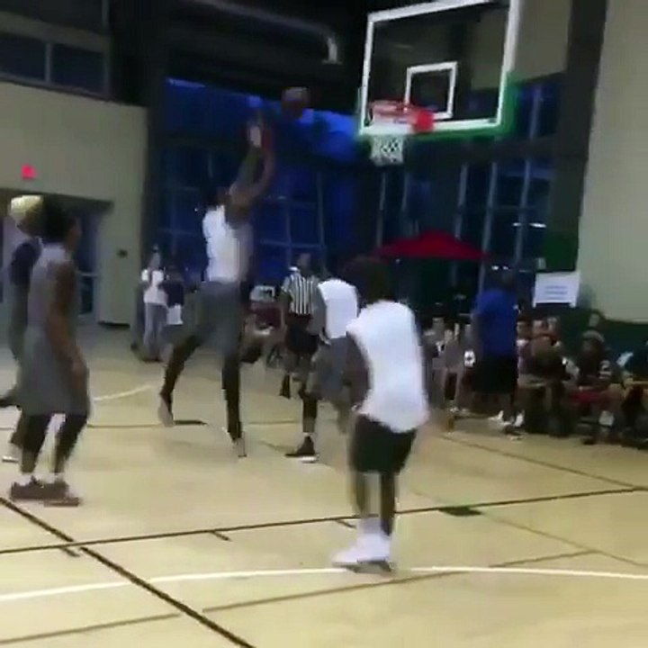 lebron-james-jr-throws-alley-oop-to-hassan-whiteside (1)