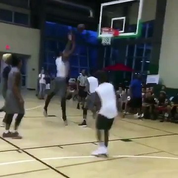 lebron-james-jr-throws-alley-oop-to-hassan-whiteside (1)