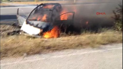 Çorum Kaza Yapan Otomobil Alev Aldı: 1 Ölü, 2 Yaralı