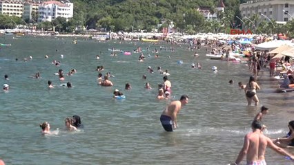 Marmaris Sahilleri Cıvıl Cıvıl