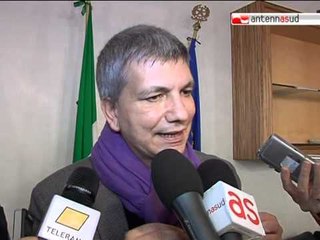 TG 10.03.11 Vendola replica a Tedesco: "E' ovvio che io conoscessi le politiche sanitarie"