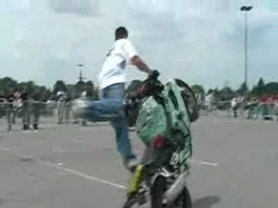 Serie de stunt en musique enorme