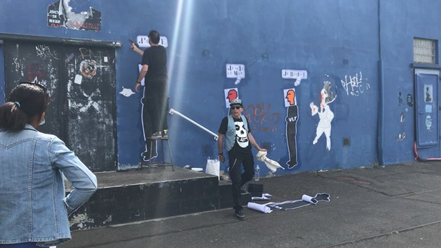 Performance de street art sur les murs des chantiers de Saint-Nazaire par le collectif VLP