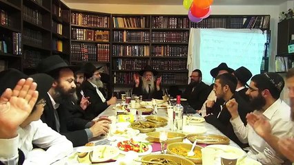 Rabbi Yitzchak Ginsburgh - Torah lesson with students