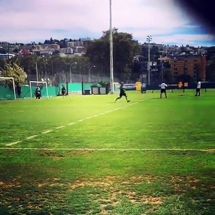 Sneijder'den antrenmanda müthiş gol!