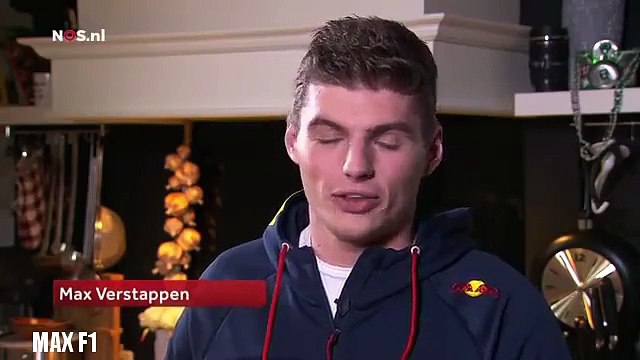 Max Verstappen bedankt Johan Cruijff nadat hij is verkozen tot Sportman van het Jaar 2016