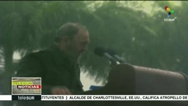 Cubanos rinden homenaje a Fidel Castro a 91 años de su natalicio