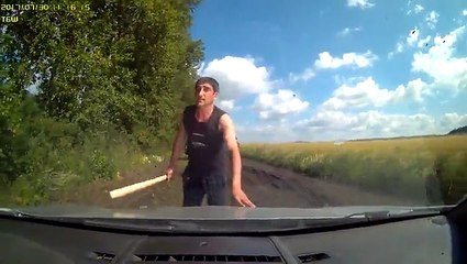 Un homme et sa grand-mère bloqués par des coupeurs de route !