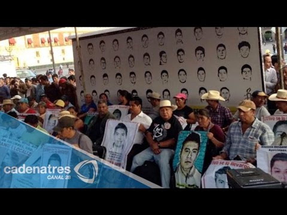 Padres de normalistas concluyen ayuno de 43 horas