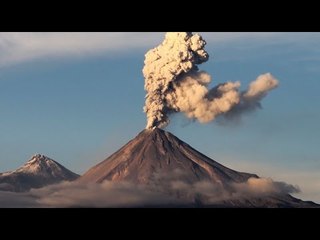 Captan extraña luz en el Volcán Colima