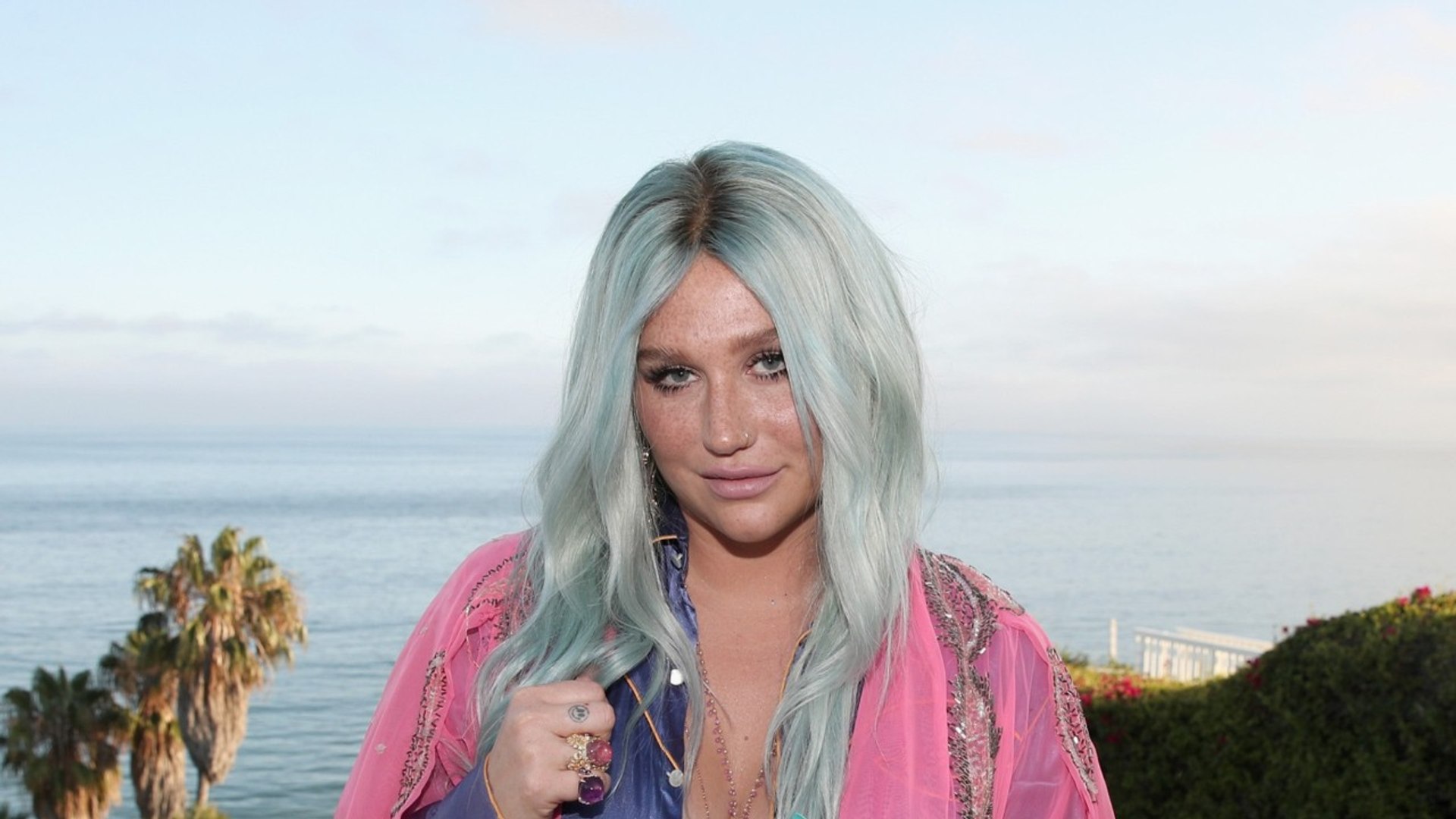 Kesha Tweets Support for Taylor Swift During Court Battle