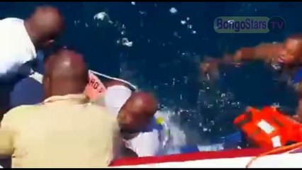 Mrembo aliyejirusha kwenye Maji kisa Mapenzi Huyu Hapa