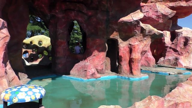 Тбилиси Грузия 2017- парк Мтацминда Фуникулер Бомборо Колесо обозрения Парк динозавров Диснейленд