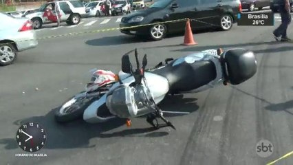 Casal grava assalto em que motociclista é baleado em São Paulo