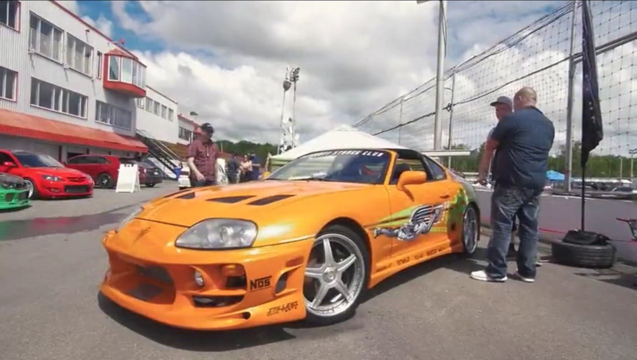 Nissan R35 GT-R Nismo vs EVERYONE That Dude In Blue