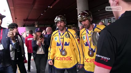 Nakenbad (?) med SAMIR BADRAN, SIGRID BERNSON, VIKTOR FRISK och HENRIK LUNDQVIST