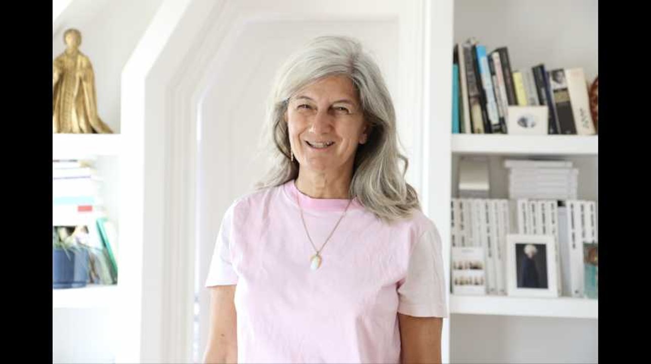 "Les cheveux blancs... C'est splendide !" : Sophie Fontanel raconte son "going gray".