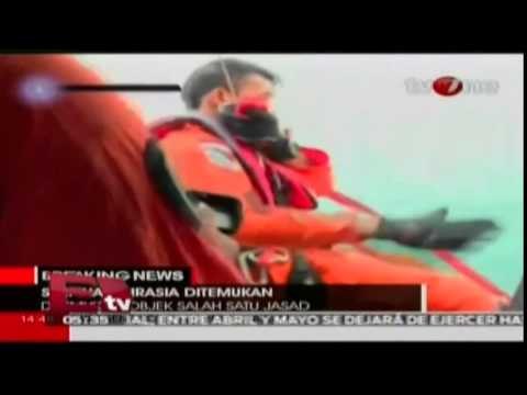 Encuentran cuerpos y restos de avión siniestrado de AirAsia