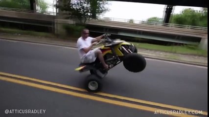 video drole Quand tu maîtrises ton Quad mais pas le code de la route!
