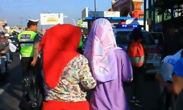 Aksi Mogok Sopir Angkot Protes Transportasi Online